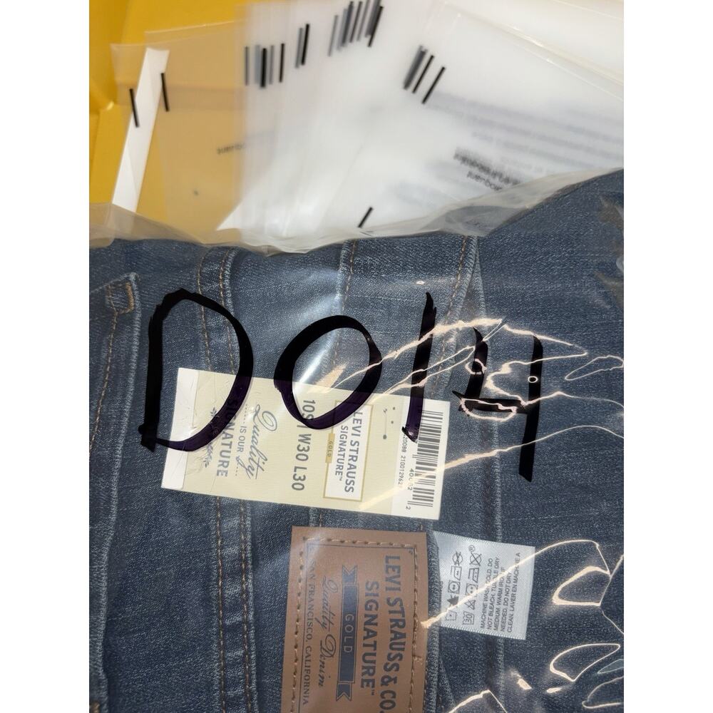 Levi Strauss Signature Gold Women’s 10S W30 L30 Mid Rise Straight Stretch Jeans - Picture 7 of 7
